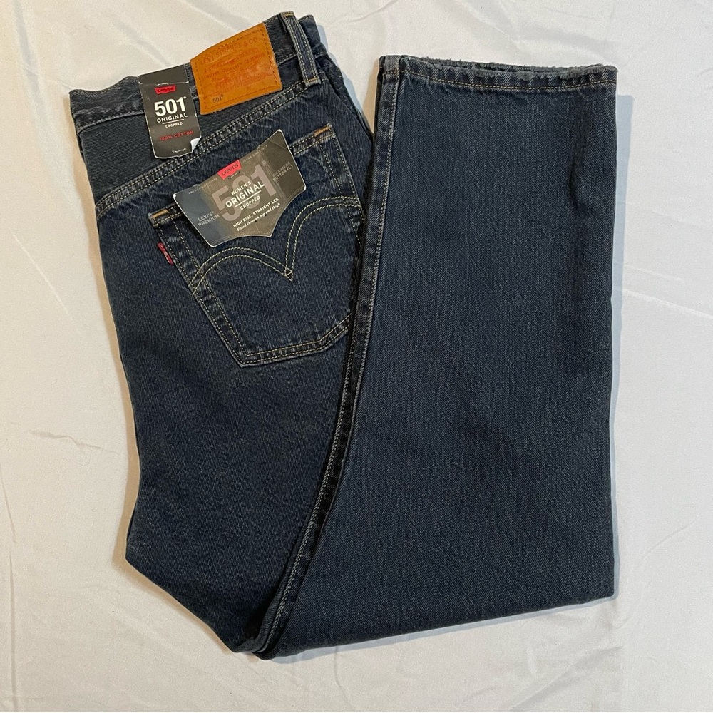 NWT Levi’s 501 Cropped Distressed Button Fly 32x26